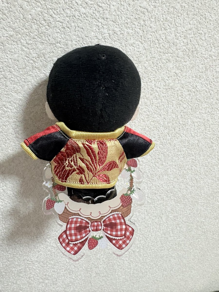 だてチルに治安悪めな服を着せたくて🤭

スカジャンの刺繍が鳥とお花？植物なのも、だてっぽくて一目惚れした💕
かわいい！

スカジャンはNNNFKさん <a href="/00nnnfk00/">もし@NNNFK</a> 

#すのチル
#ぬいCosフリマ