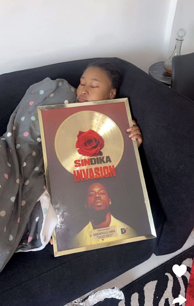 Elle connaît tout les sons du projets par cœur , elle mérite tellement . 
Elle Kiff Keezy à mort ! 
Dans 0 débat !

Pendant ce temps y’a une qui fait débats chaque jour sur X ici jusqu’à nerfs sort sur son cou mais elle n’a jamais touché disque de bodouin . 🤣