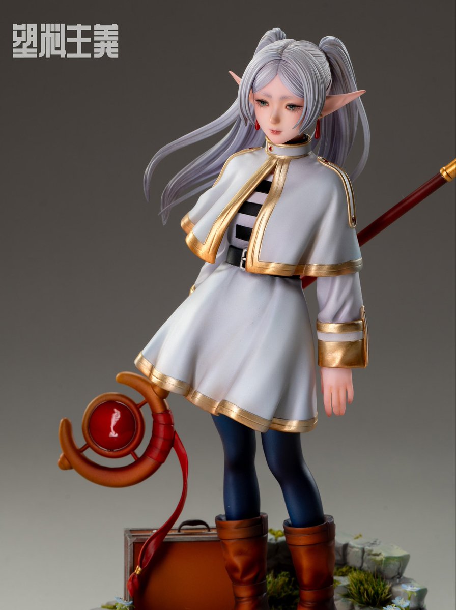 【塑料主义·Annual Auction·2025】

《故乡的苍月草》
Bidding deadline: 2026.1.5 21:00
Platform：塑料主义WeChat mini program
原型师：林浩己 <a href="/HirokiHayashi00/">林浩己</a> 
涂装师：番茄蒸鱼 <a href="/Tomatofish1995/">番茄蒸鱼</a> 
尺寸：高21.5cm（含地台），地台直径12cm
材质 ：树脂，粘土花