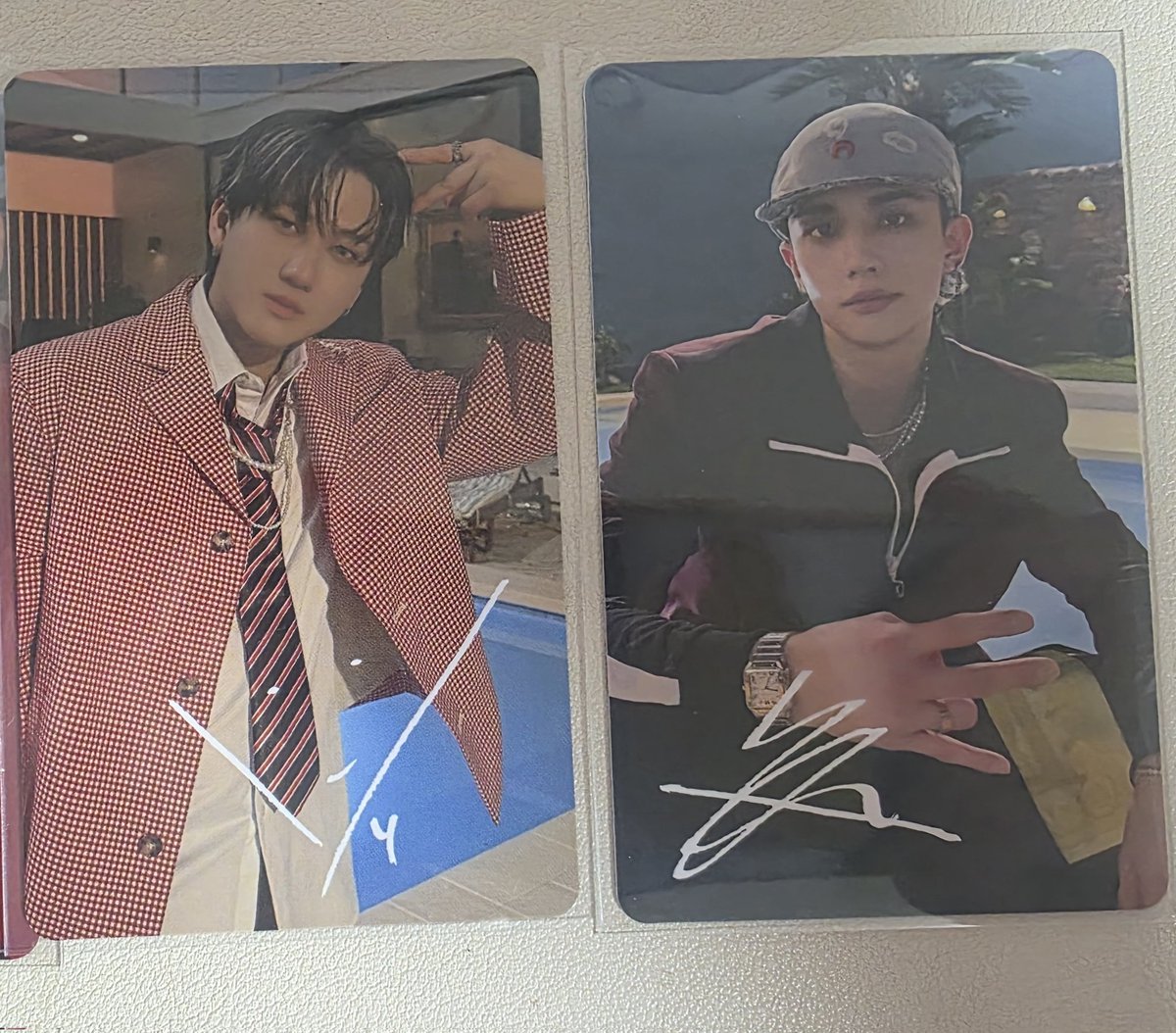 mellsonga's tweet image. 두잇 hmv 럭드 한지성 싸인포카 구해요
창빈, 현진 싸인포카중 하나랑 교환구합니다!!

두잇 doit do it 스키즈 스트레이키즈 한 한지성 방찬 리노 창빈 현진 필릭스 릭스 용복 승민 아이엔 hmv 포카 교환 스키주 싸인 사웨 메이크스타 skz straykids