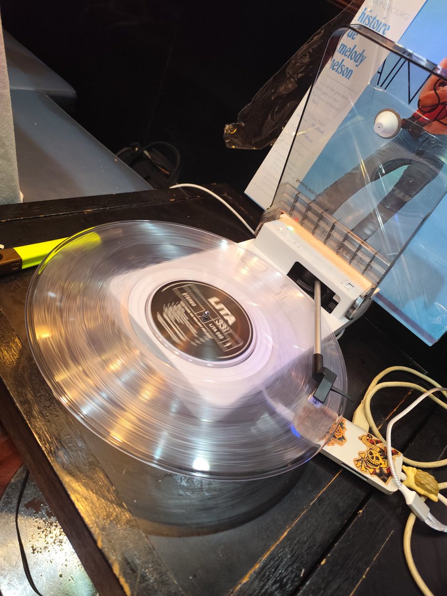 クリアビニールレコード。