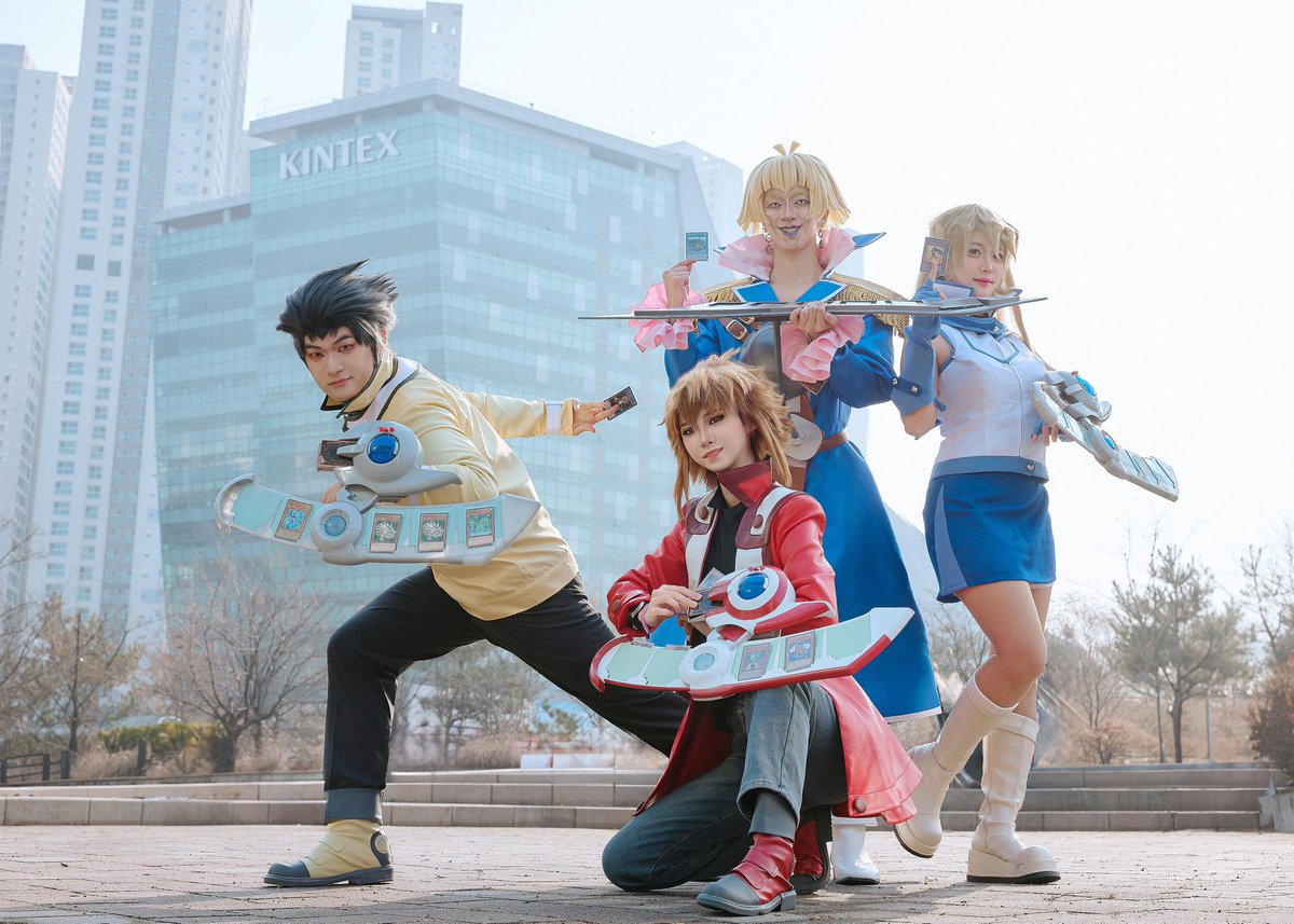 바람을 타고 파도를 넘어 거침없이 달려가
이 세상 끝까지 자유롭게 가보자!

유우키 쥬다이 : <a href="/011548ssh/">영일</a>
미사와 다이치 : <a href="/1118hoo/">후</a>
텐죠인 아스카 : <a href="/chia0_O/">치아(るちあ)♡̷</a>
크로노스 데 메디치 : <a href="/U2CosN0417/">단쵸</a>

#遊戯王 #コスプレ