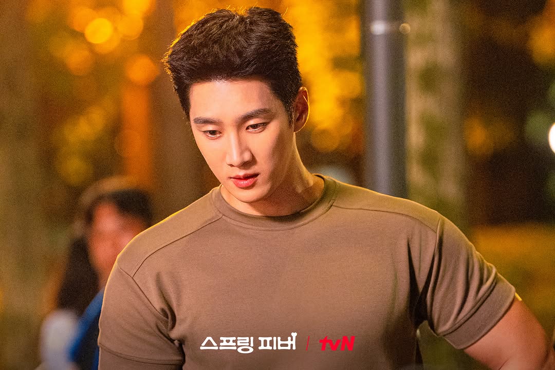 Boxhyun's tweet image. D-7 until our first broadcast of &amp;lt;Spring Fever&amp;gt;!  Just dropped some b-t-s stills to melt your cold hearts this winter. Hanging out with Joo-bin, Seo-won, Jun-young &amp;amp; Jae-in, our tiki-taka is intense, but the chemistry is straight-up adorable. Can't wait for you all to see it!

⠀