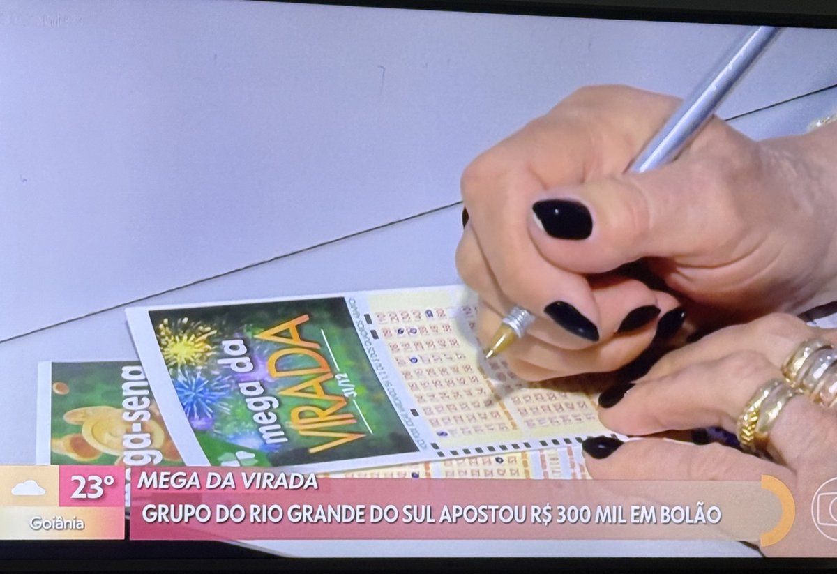 babi's tweet image. Eu tô vivendo pra ver essa galera perder a mega da virada pra uma aposta simples