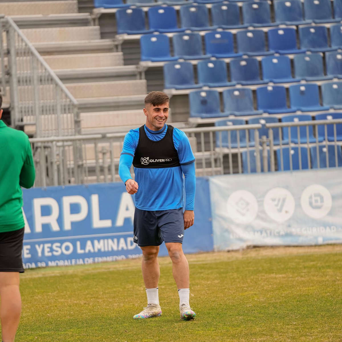 Fútbol, buen rollo y sonrisas: así cerramos el año 💙⚡ #ÚltimoEntreno2025