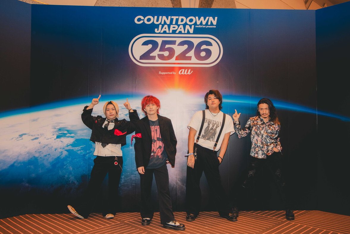 ArakezuriShiga's tweet photo. 12/29 幕張メッセ国際展示場
COUNTDOWN JAPAN 25/26

2025年最後のステージは初出演のCDJ。
一緒に音楽できて幸せでした！ありがとう！
今年もお世話になりました！

Photo by @ideta0907 https://t.co/52BfiQ3vMG