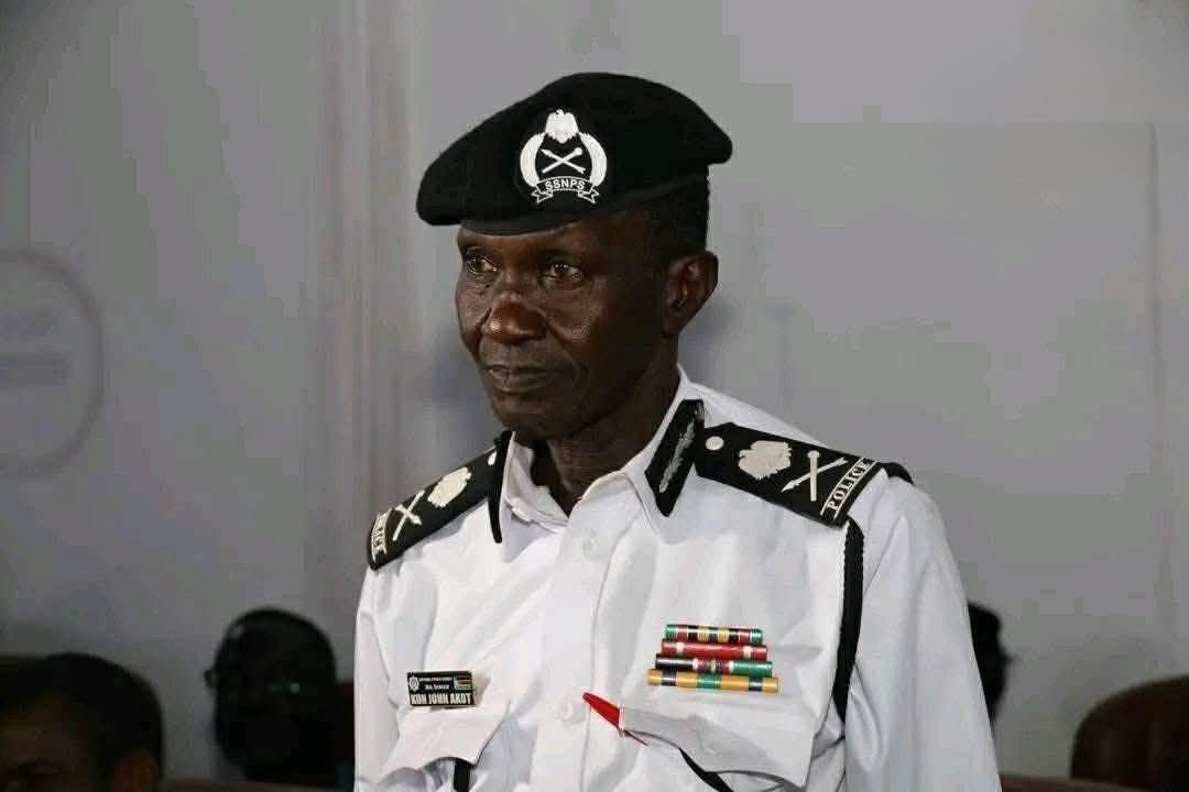 Cholatak's tweet photo. Major General Kon John, the controversial head of Juba’s traffic police, has reportedly been promoted to the rank of lieutenant general https://t.co/KW4TqVfEC6