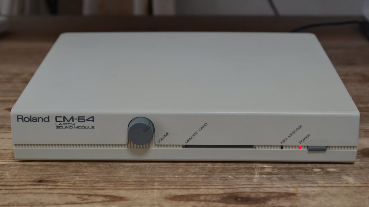 続いて「Roland CM-64」のメンテナンスです。 色々とご依頼いただき