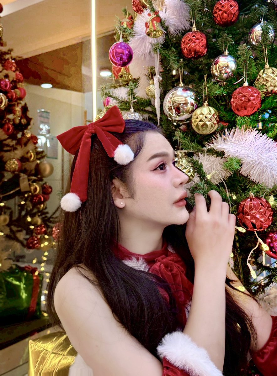 🎄🎁 
#LGBTQ #สาวสอง #เรียลทํางาน #กทม #หาเพื่อนคนคุย