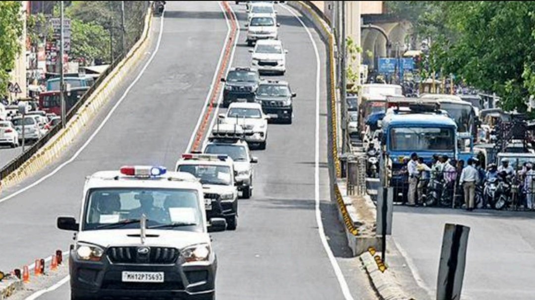 RajeshwariRW's tweet image. India's biggest threat is not pollution, not poverty, not lack of education.

It's VIP culture.

Strict laws for us, Luxury for them.