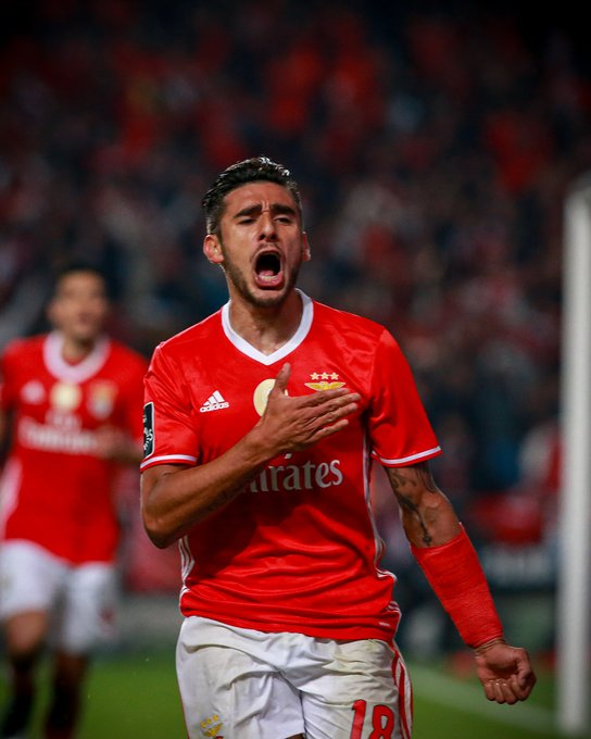 "Que vergonha!! Que roubo. Sempre Benfica" - Toto Salvio