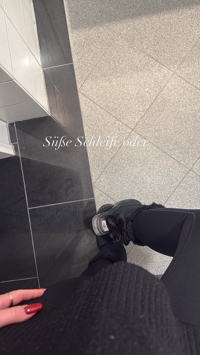 Schau gut hin 👢💸
Jeder Schritt kostet dich mehr.
Du liebst es, zu zahlen – ich liebe es, es zu nehmen.
Kein Betteln, keine Ausreden.
Dein Geld kennt seinen Platz.
Und der ist bei mir 😈✨

💳💦👑
#findom #paypig #financialcontrol #goddessenergy