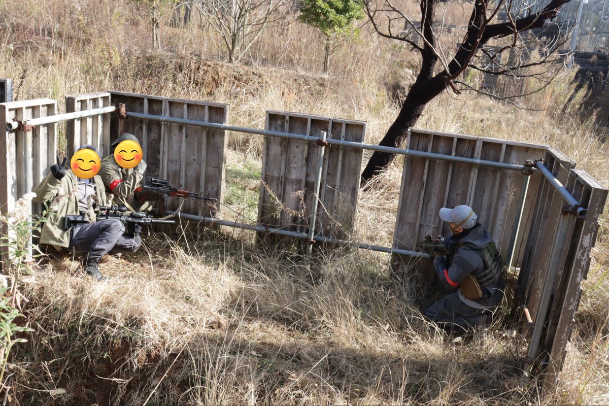 撃ち納めで青空ハッスル
ブッシュのお陰で見えづらいおかげで塹壕攻め上がっていけて楽しい撃ち納めでした