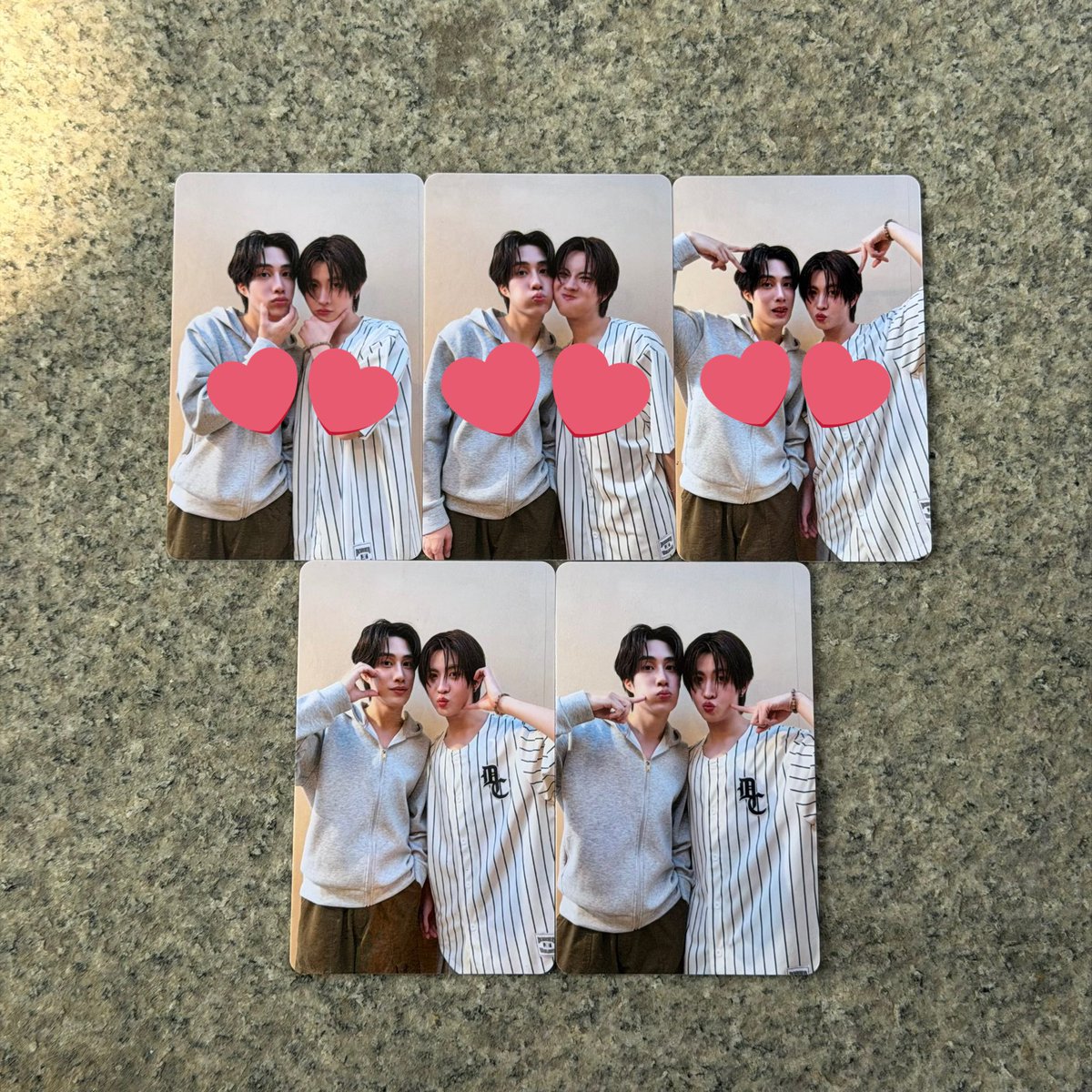 amrbxeun's tweet photo. เปิดหารการ์ด

เหลือ ใบครึ่งใจกับใบจิ้มแก้มค่ะ 
— ใบละ 180 บาท (ค่าส่ง+40)

#ตลาดนัดเติ้ลเฟิร์สวัน #ตลาดนัดdmd
#TleFirstOneFSinChangsha https://t.co/AVUBYfNn4R
