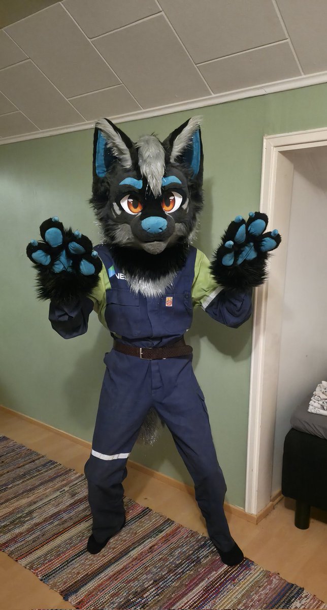 TezziFox tweet media