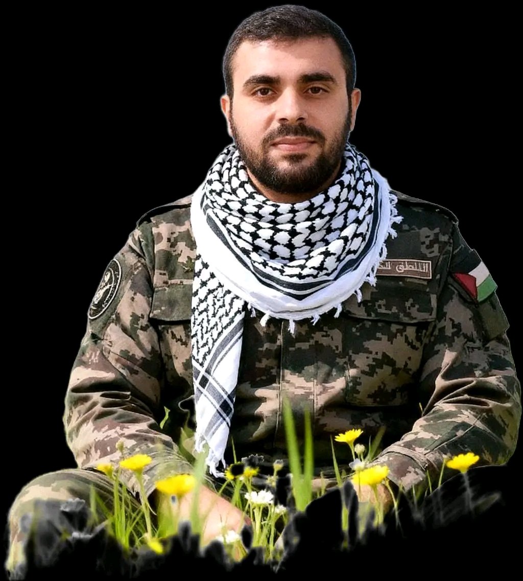 يا صاحب الصوت الذي هزَّ المدى
ما كنت يوماً عابراً أو مفردا
أنت البلادُ وصوتُها ورصاصُها
 والرمزُ إن جار الزمانُ واستشهدا
#ابو_عبيدة