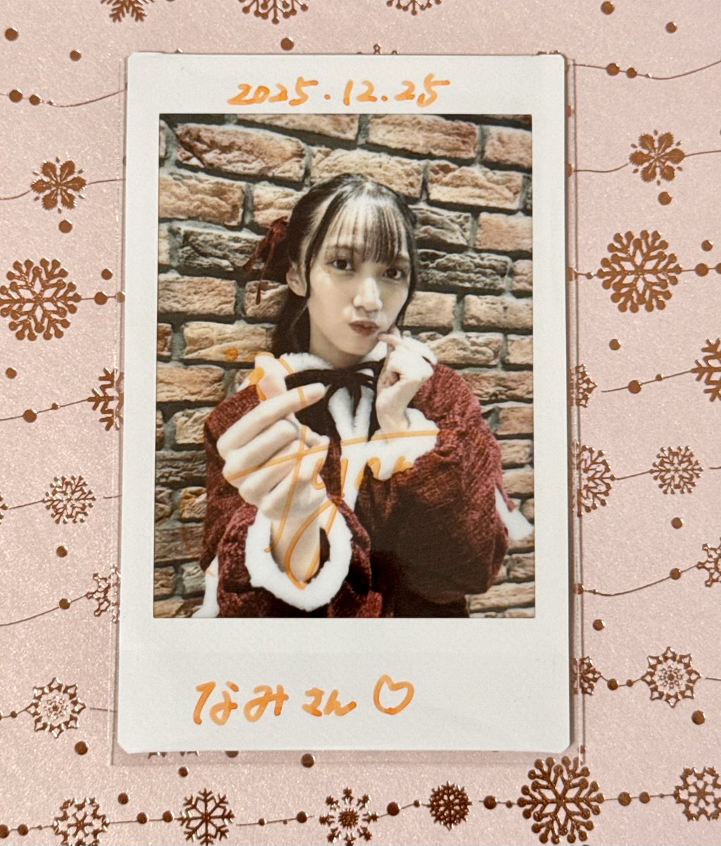 初！アヤネちゃんのチェキ🫰🏻🧡 美人すぎて困る(困らない) 基本的に