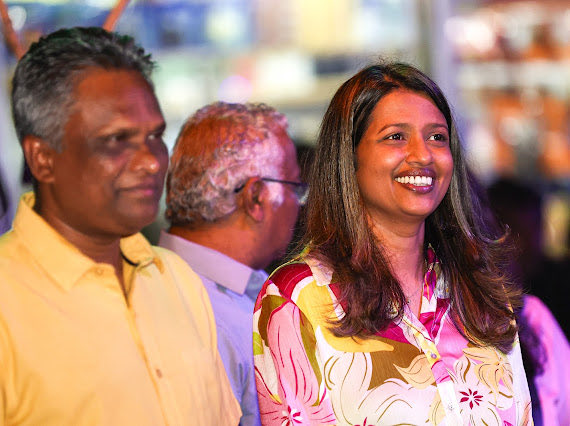AishathHannah's tweet photo. ބޭނުން ވަނީ ދެގޮތެއް ނުވެ ރައްޔިތުންނަށްޓަކައި މަސައްކަތް ކޮއްދޭ، އޯގާތެރި، އަޚްލާގް ރަނގަޅު، ހިންގުންތެރި ކަން ކުރާނެ، ކަން ކޮއްފަ ދައްކާ ވެރިއެއް.. އެއީ މޭޔަރ އާދަމް އާޒިމް.
ދެންވެސް އާދަމް އާޒިމް !
My Candidate @adamazim ✅
#LCE2026 #MDPMayorAdamAzim #MDPAdamAzim
#Candidate1 https://t.co/BkT5LGj4PC