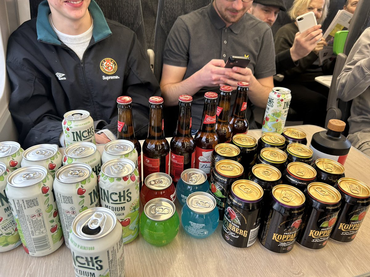 slf17032's tweet photo. @DrinkingDOT https://t.co/r7DXm7UITV