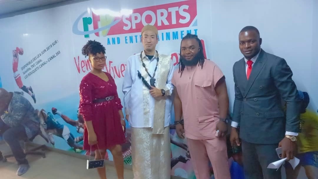 見応え抜群の
カメルーンブイログ完成🇨🇲
明日か明後日に公開予定！
お楽しみに🙌