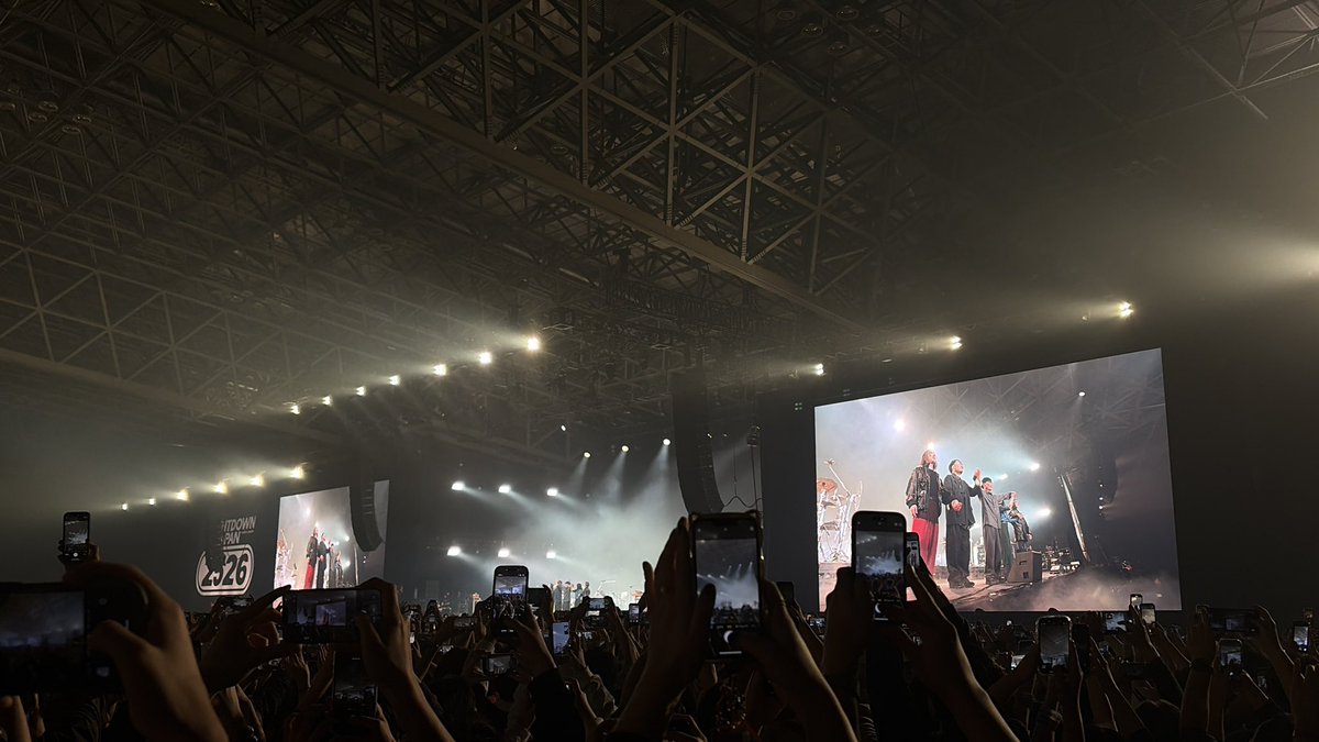 mhkmfa3's tweet photo. ゴミフェスは軽率でした
サカナクションやっぱえんぐ大満足〜 https://t.co/Kp0bdVqO44