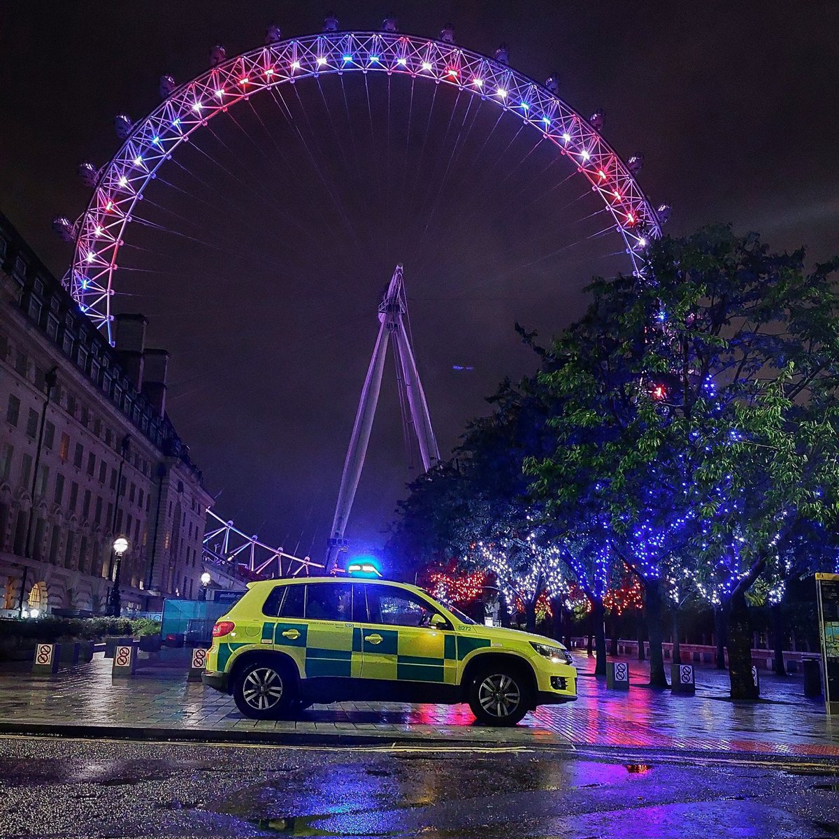 London Ambulance Service tweet media