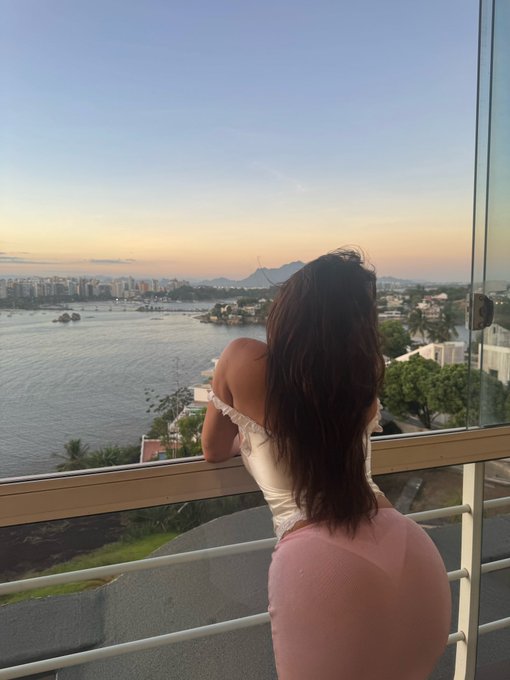 2 pic. View from the new house 🥹🥹 https://t.co/ovVv2Ne0J9