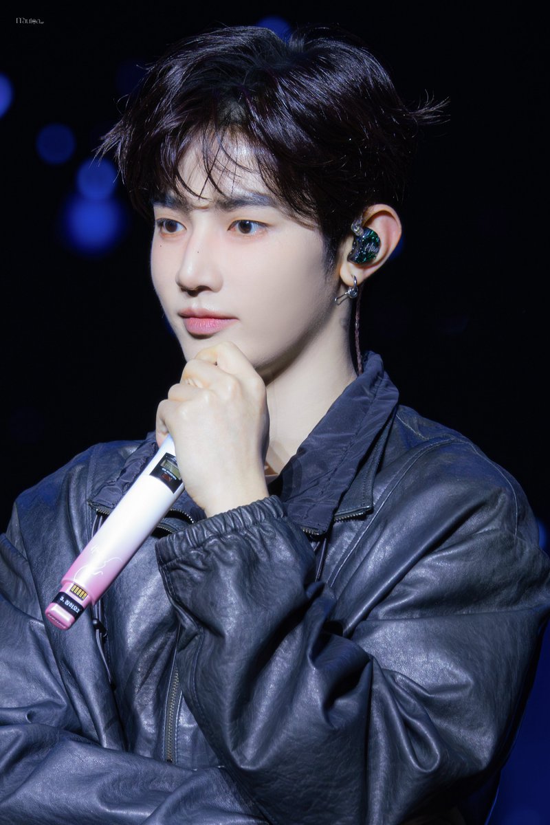 725_00b's tweet image. 251108 KL soundcheck

 #ZHANGHAO #장하오 #ジャンハオ #章昊 #ZEROBASEONE #ZB1 #제로베이스원