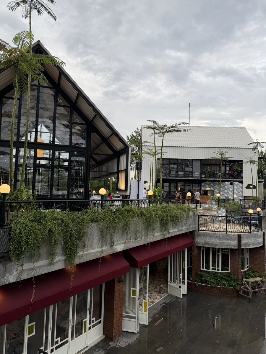 putranicholas1's tweet image. Nyobain Nako terbaru di Bogor.