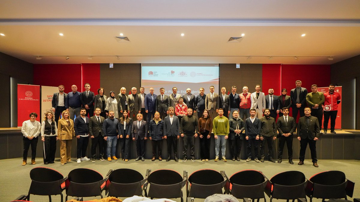 istanbulilmem's tweet photo. ♦️Türkiye Millî Olimpiyat Komitesi ile İstanbul İl Millî Eğitim Müdürlüğü’nün, Spor Şehri İstanbul Projesi iş birliğiyle hayata geçirdiği “Fair Play ve Etik Değerler Düşünce Forumu”; Vali Yardımcımız Sayın Mustafa Asım Alkan, Türkiye Millî Olimpiyat Komitesi Fair Play Komisyonu Başkanı Sayın Haldun Domaç, Millî Eğitim Müdürümüz Murat Mücahit Yentür, akademisyenler, eğitim yöneticileri, öğretmenler ve spor paydaşlarının katılımıyla Türkiye Millî Olimpiyat Komitesi Olimpiyat Evi’nde gerçekleştirildi.

@tcmeb @Yusuf__Tekin
@TC_istanbul @MucahitYentur