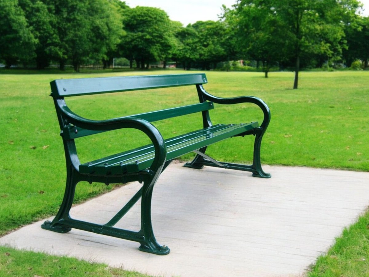 A classic all-metal bench with lasting appeal.
Our Avenue Seat blends cast iron ends with steel slats for timeless strength.
neptunestreetfurniture.co.uk

#MetalBench #StreetFurniture #HeritageDesign #UrbanSeating