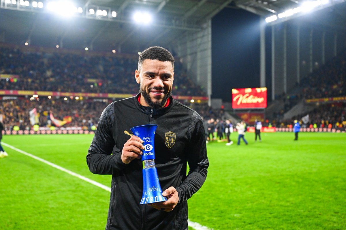_BeFootball's tweet image. 🚨 𝗝𝗜𝗠𝗠𝗬 𝗖𝗔𝗕𝗢𝗧 🇫🇷 𝗗𝗘́𝗠𝗢𝗡𝗧𝗘 𝗟𝗘 𝗧𝗥𝗢𝗣𝗛𝗘́𝗘 « 𝗠𝗘𝗜𝗟𝗟𝗘𝗨𝗥 𝗖𝗢𝗠𝗘𝗕𝗔𝗖𝗞 » 𝗔𝗧𝗧𝗥𝗜𝗕𝗨𝗘́ 𝗔̀ 𝗣𝗔𝗨𝗟 𝗣𝗢𝗚𝗕𝗔 🇫🇷 🥶

Le joueur du RC Lens n’a pas mâché ses mots après la récompense offerte au Français aux Globe Soccer Awards :

« Matthieu Udol,…