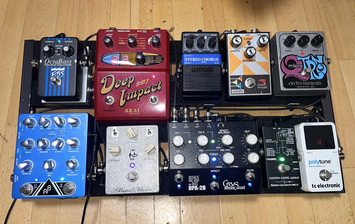 nori_bassman's tweet photo. 無事に修理が終わって手元に戻ってきたDeep Impact。
やっぱりDCジャック周りのプリント基板の剥離が原因でした。早速エフェクターボードに組み込んで音出し！やっぱこれには代わりはきかないですね！
#akai #akaiprofessional #deepimpact #sb1 #synthbass https://t.co/N1rIFsVn7n