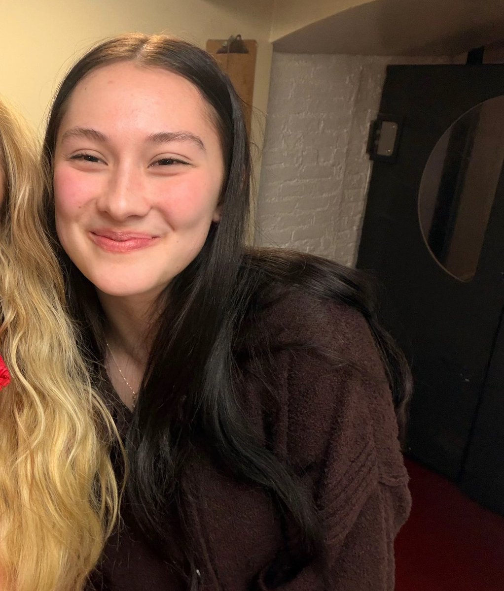 bis | poppyalex tweet media