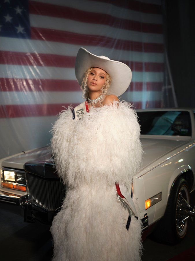 beyssexual's tweet photo. 🚨| Forbes: 

"Beyoncé is now a billionaire!” https://t.co/UNmZaBTkq3