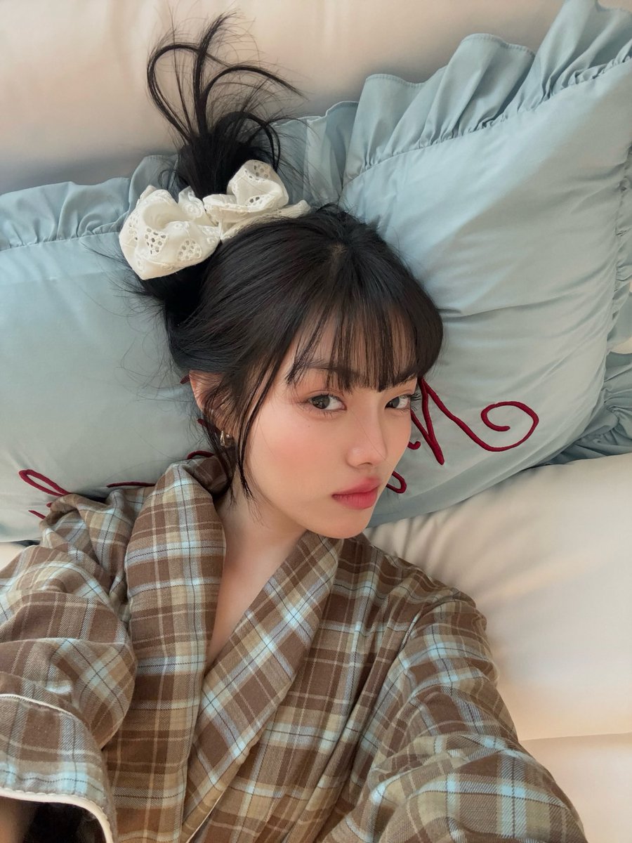 ArloTong's tweet photo. ฮ๋วงกำลังเซลฟี่ 👇🏻                  ฮ๋วงเซลฟี่  👇🏻
#Arhoung https://t.co/ysLp9yYqVj