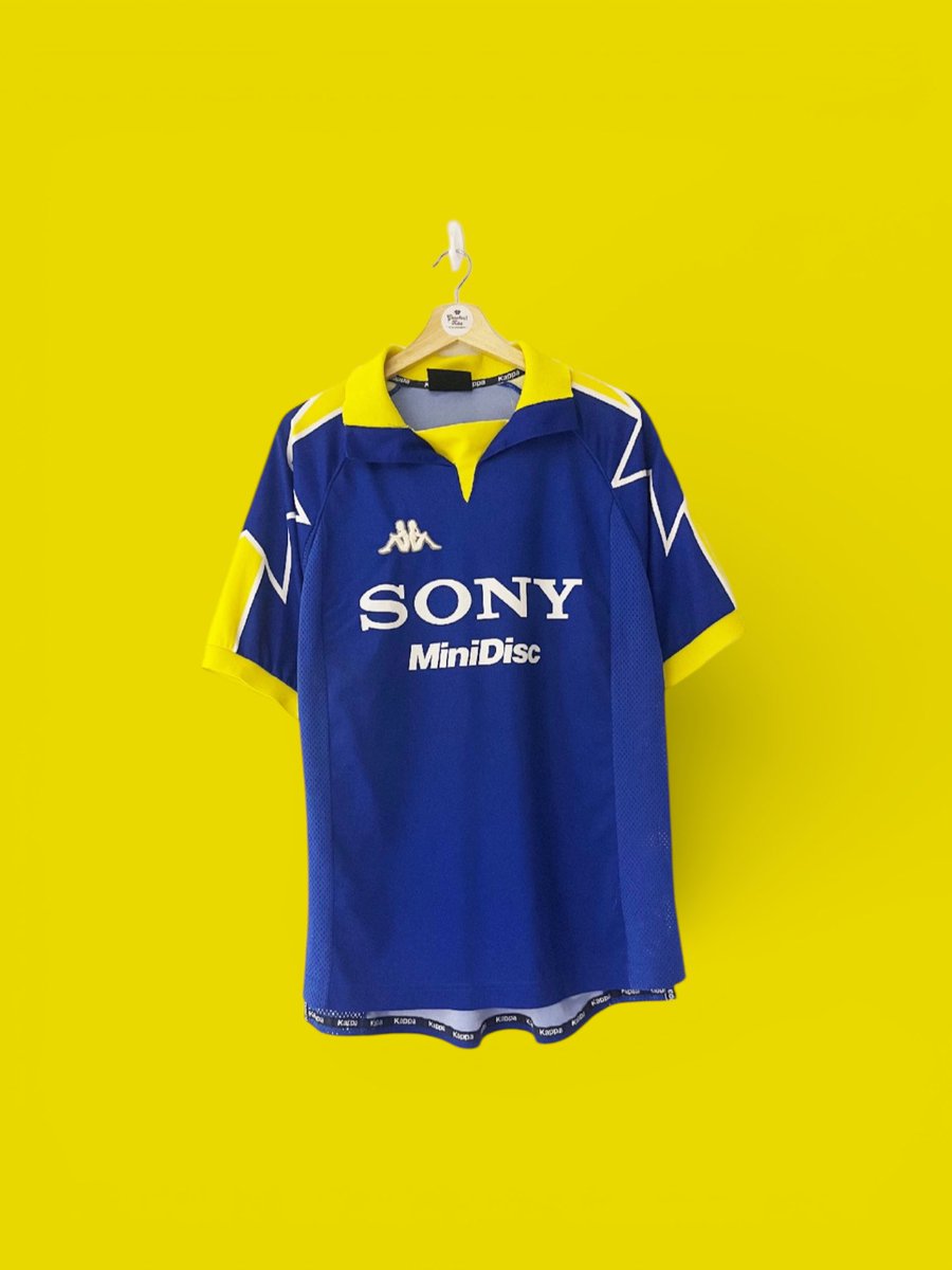🚨 JUST DROPPED 🚨 1995/96 Juventus away shirt by @kappa with