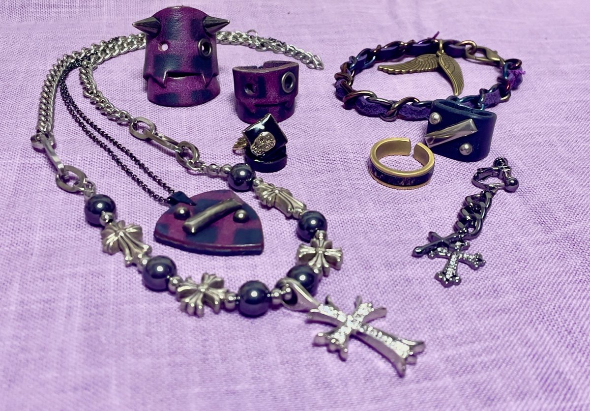 うん。
やっぱり紫が入ると落ち着くねんな、私。

#12月のライブのちょっと並べてみてん
#accessory #京都マリシー