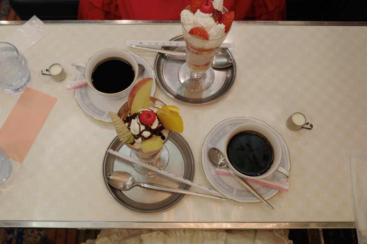 純喫茶 みんな大好き難波の「アメリカン」だ！ 大阪の純喫茶は店内が豪華絢爛