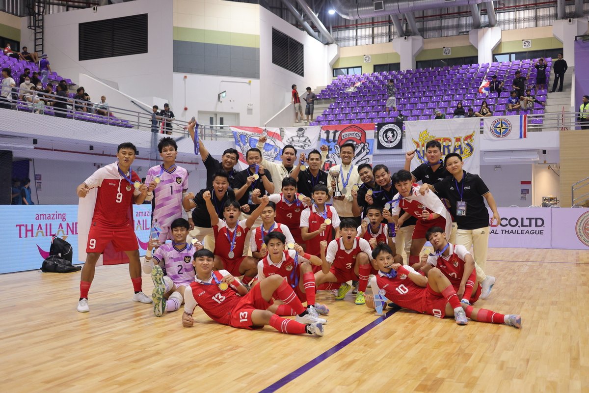 Bungkam Tuan Rumah Thailand 4-3, Timnas Futsal Indonesia Juara ASEAN U16 Boys' Championship 2025

Lebih lengkapnya, bisa cek di: futsalindonesia.org/news/bungkam-t…