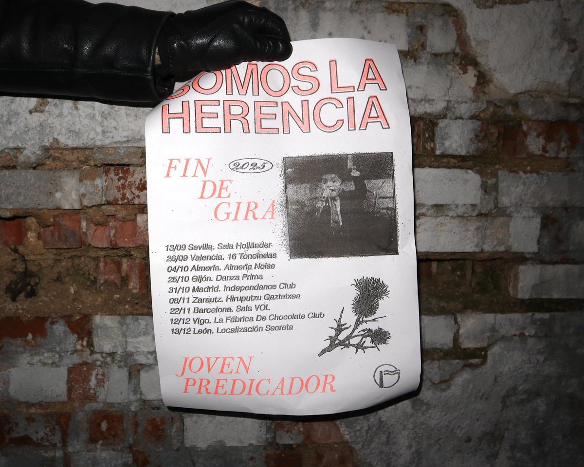 El sábado 3 de enero estaremos en Espacio Carniceria (metro vistalegre) de 10 a 15 vendiendo cosas. Con cada compra regalamos hasta agotar el cartel de la gira hecho por Sang Blava, impreso en Imprenta SanDelfin, papel de uva reciclado y riso a 2 tintas, calidad 
💋
<a href="/HUMOINTL/">humo internacional</a>