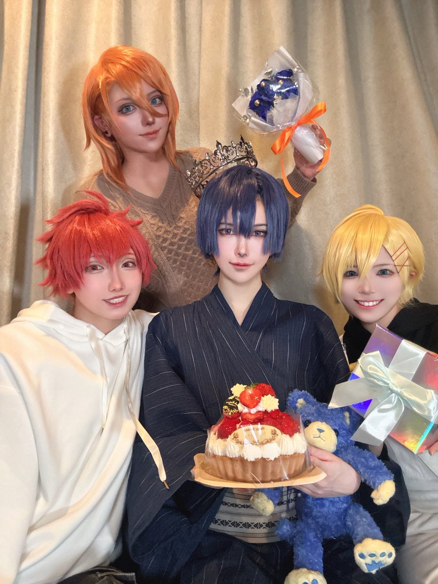 👑💙✨️HappyBirthday✨️ 💙👑

お祝いしてきました🎂㊗️おめでとう〜‼️

💙 <a href="/Haco_85_/">❄️𝐇𝐚𝐜𝐨❄️</a> 
🧡 <a href="/Chi_st1128cos/">Chi_st.🐰</a> 
🩷 <a href="/MasatReigi/">聖寿莉(せいじゅり)👒🌟</a>