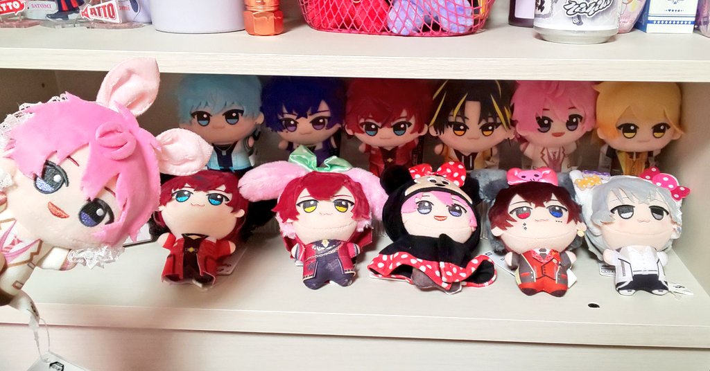 STPRのちびぐるみ増えたからベッド備え付けの棚のひとつをちびぐるみ