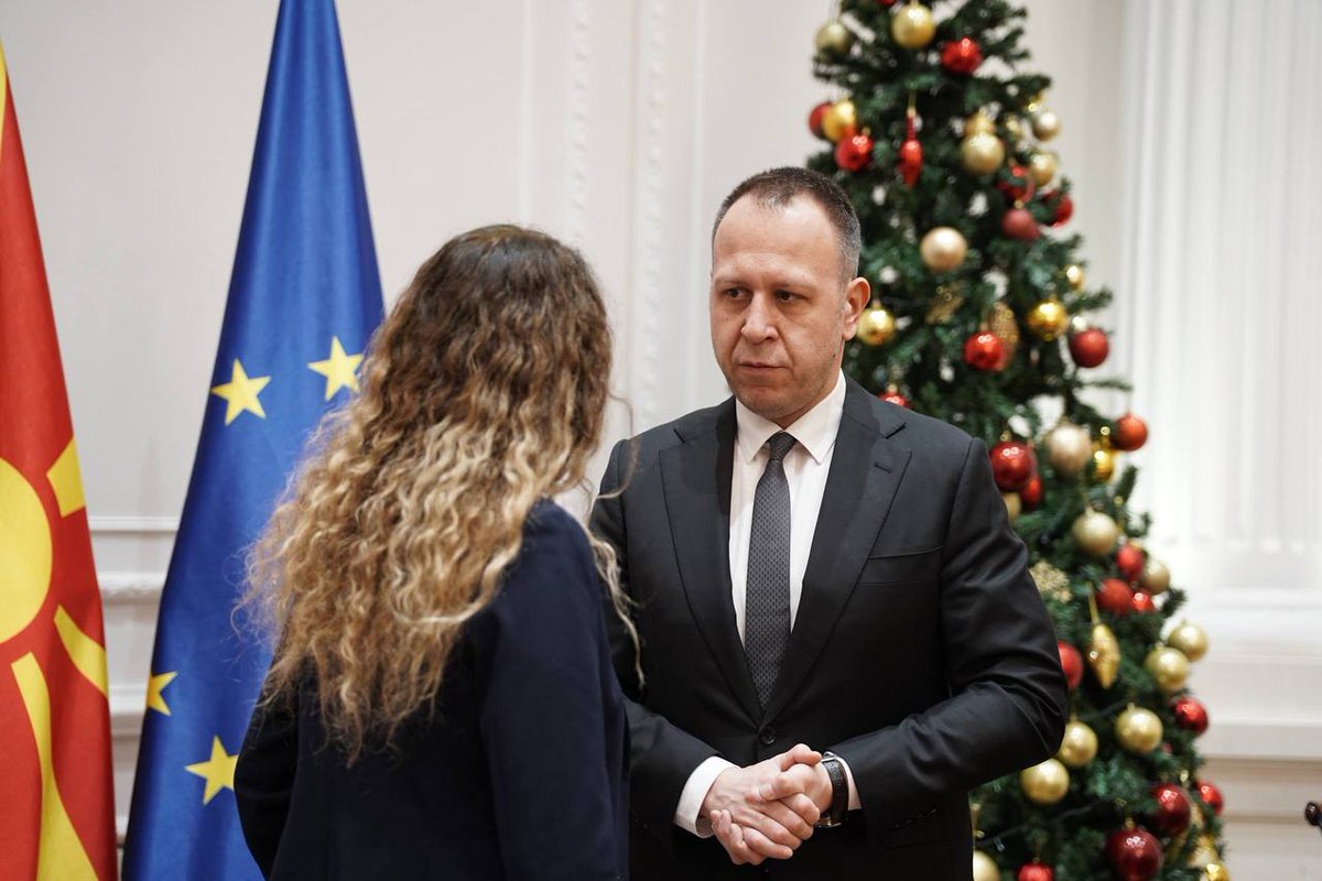 Денеска беше потпишано продолжување на договорот за партнерство меѓу Владата и Канцеларијата на Обединетите нации за проектни услуги (УНОПС) за ремедијација на малата депонија контаминирана со линдан лоцирана во поранешната фабрика ОХИС во Скопје. 
🔗facebook.com/share/p/1AdqkZ…