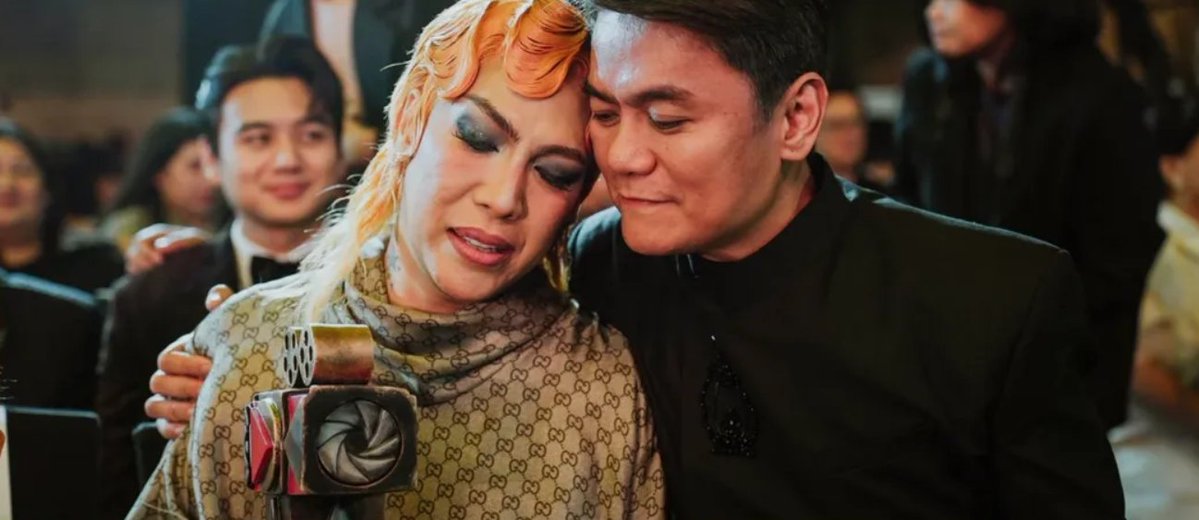 ViFeelings's tweet image. like a proud parent, friend, director huhu hay salamat universe