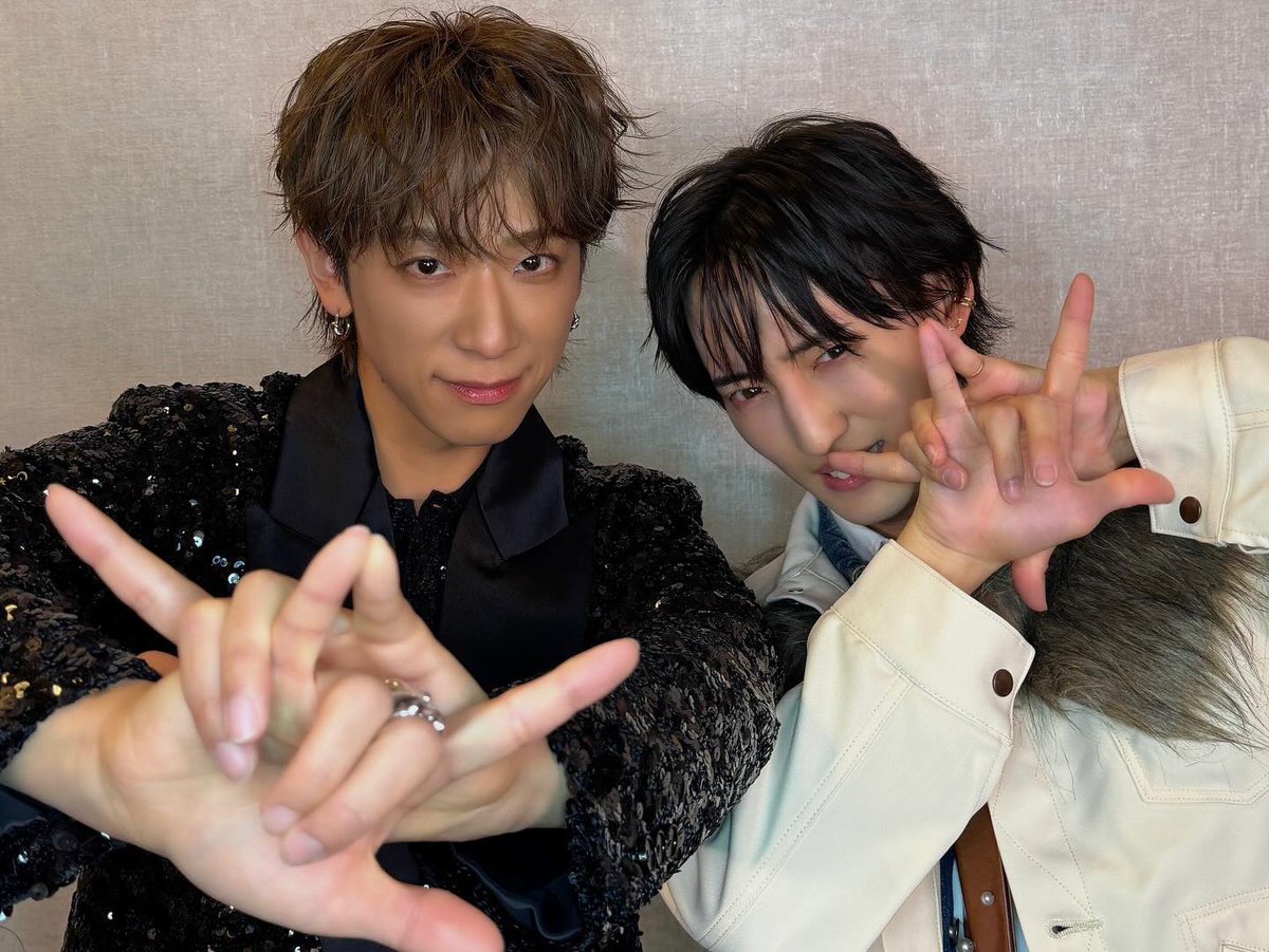 小山くんのインスタに如恵留さんいる⭐️Disco Babyのほしー⭐️😍

instagram.com/p/DS2TIqUEydg/…