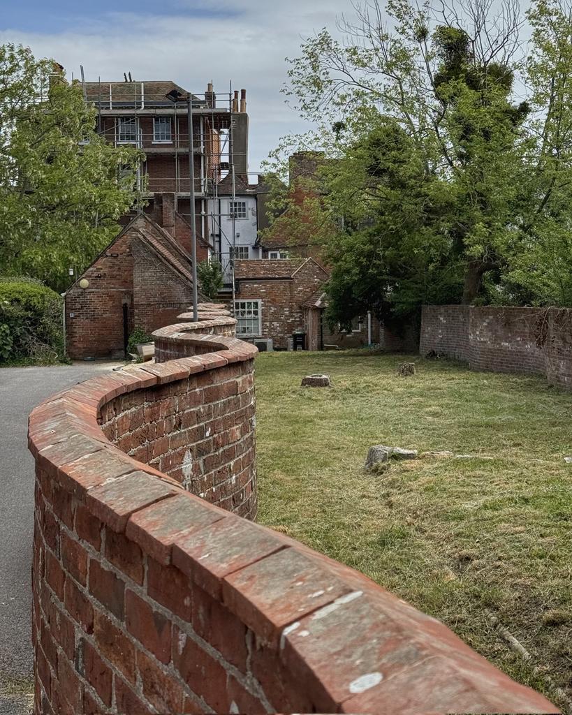 damnatio memoriae tweet media