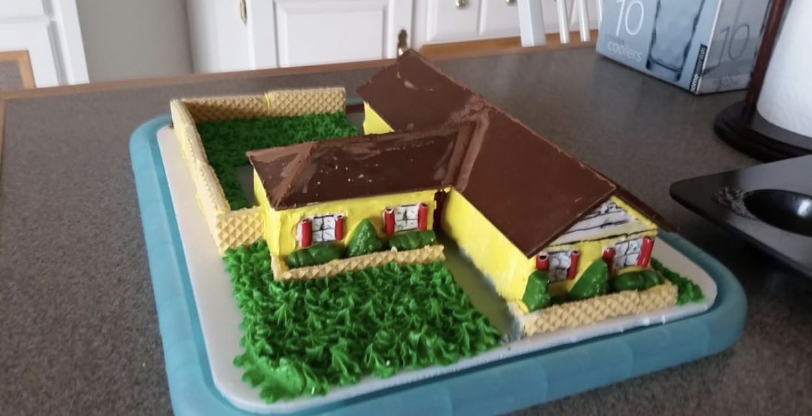 _Boomhauer's tweet photo. Dang ol’ gingerbread house, man https://t.co/LhwbnMiMIK