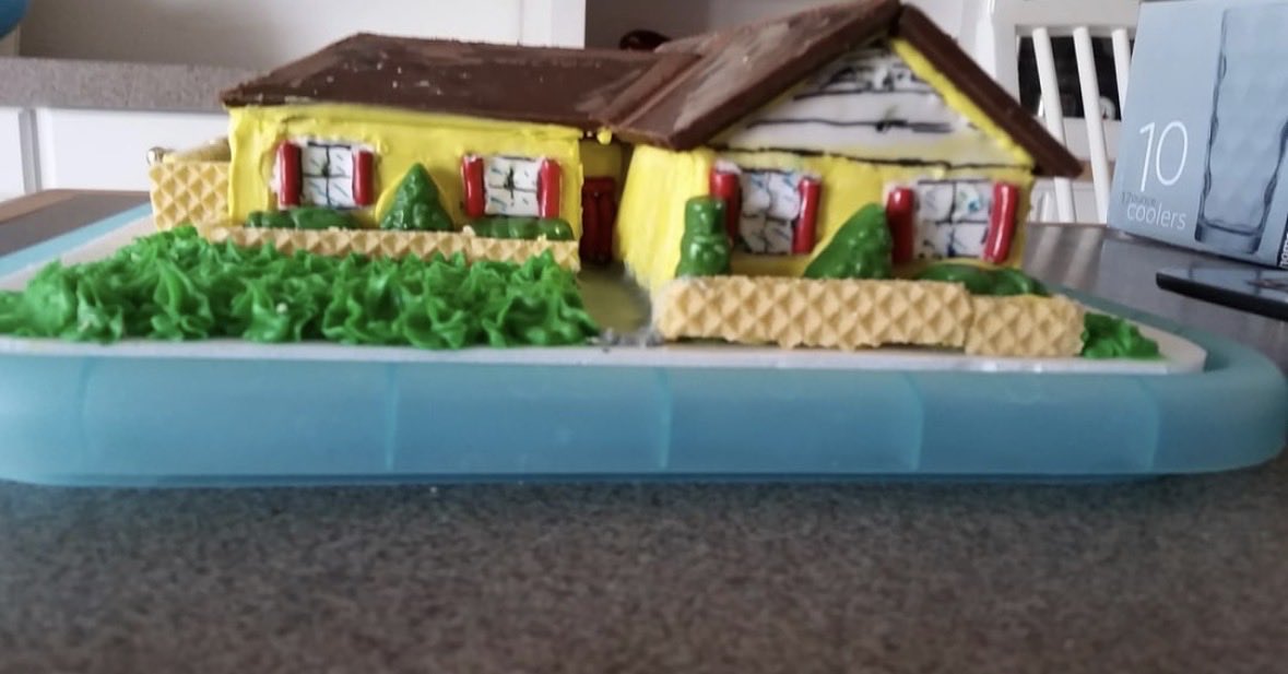 _Boomhauer's tweet photo. Dang ol’ gingerbread house, man https://t.co/LhwbnMiMIK