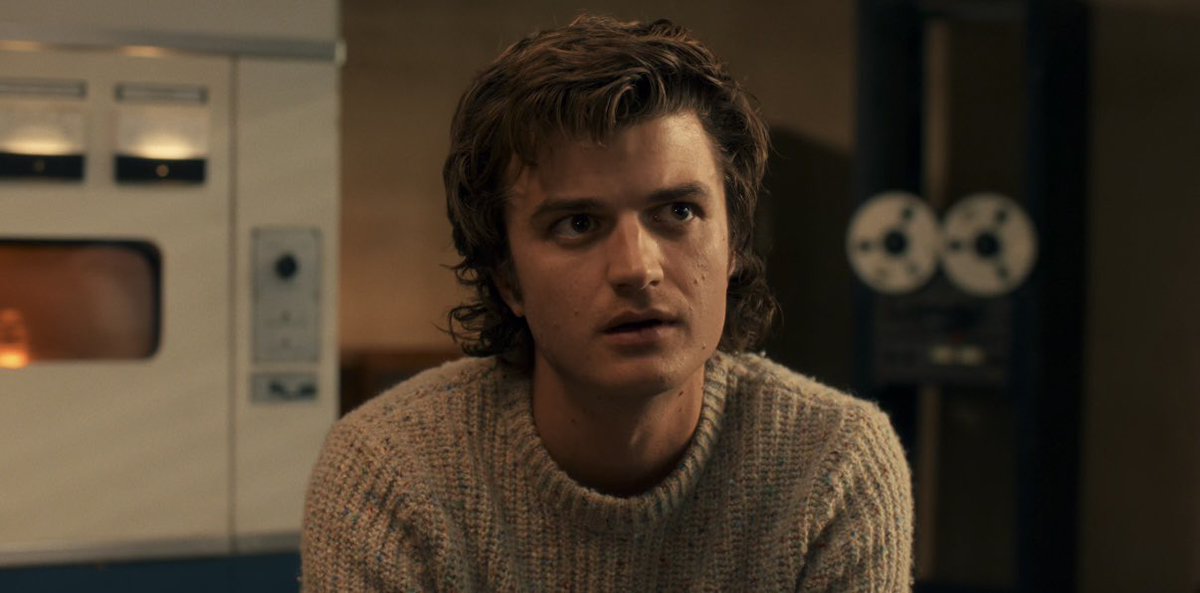 propaganda i’m falling for :

steve harrington in a sweater